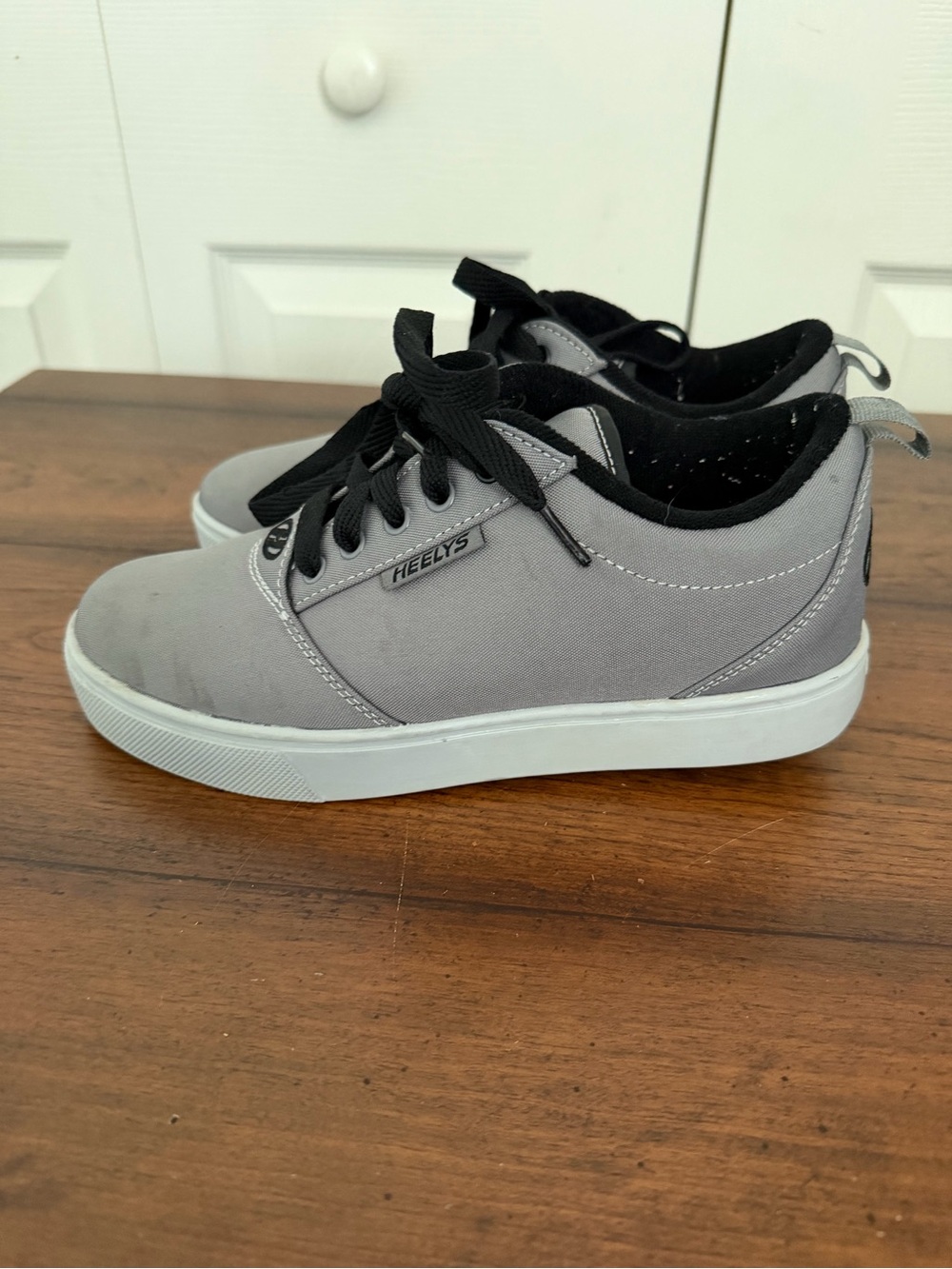 Heelys Kids Gray and Black Low-Top Skate Sneakers